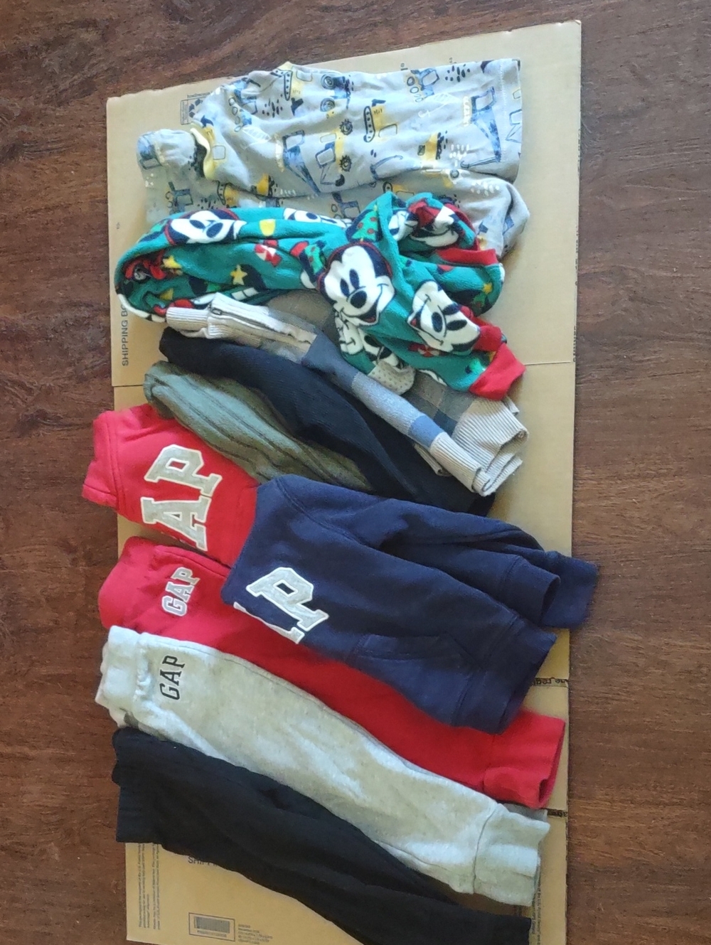 GAP Kids Sweatshirt Set - Red, Navy, Gray, Black Size 3t